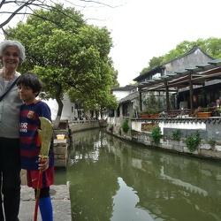 Tong Li
